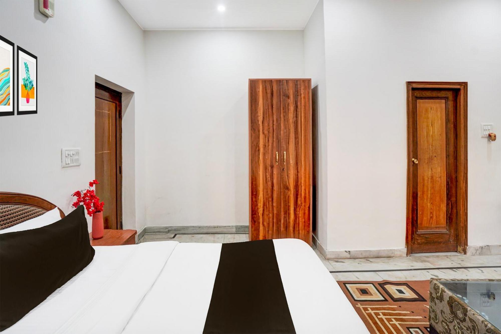 Super Hotel O Krishna Nagar Chowk Near Ongc Dehradun Bagian luar foto